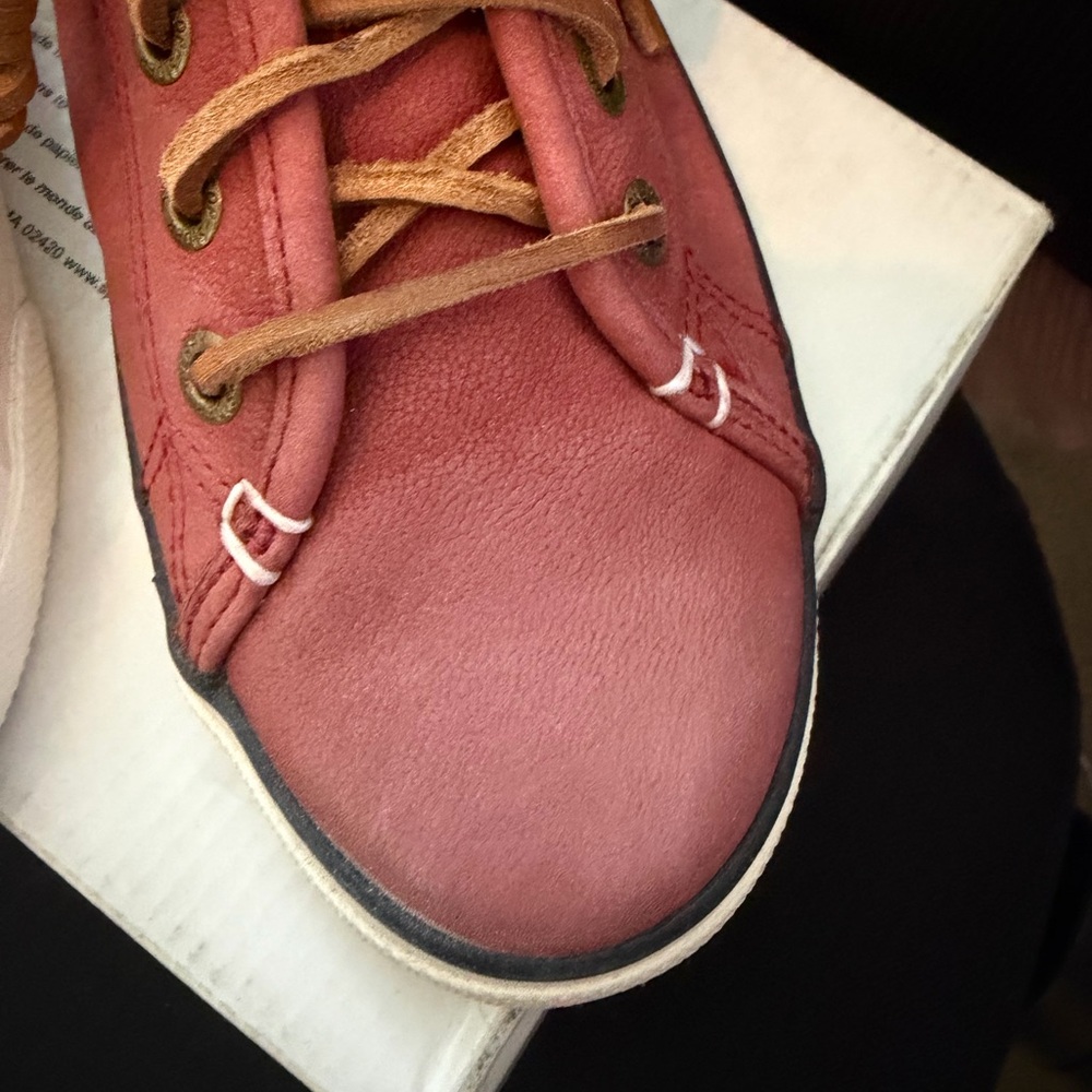 Sperry Woman's Top-Siders in “Worn Red” New With Box - Picture 4 of 7